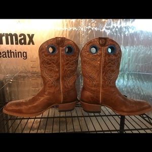 Men’s size 12D Ariat cowboy boots